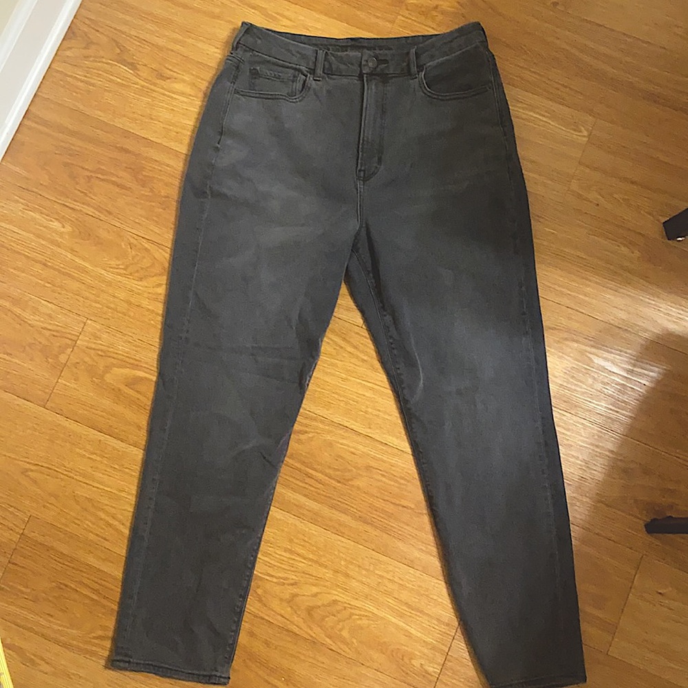 Black American Eagle Mom Jeans